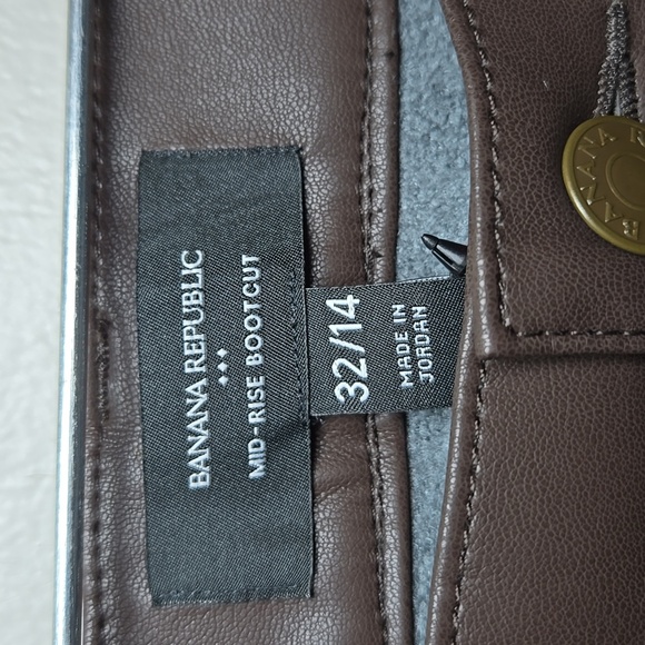 Banana Republic Mid Rise Full Length Bootcut Fit Vegan Leather Trouser Pants - Picture 9 of 13